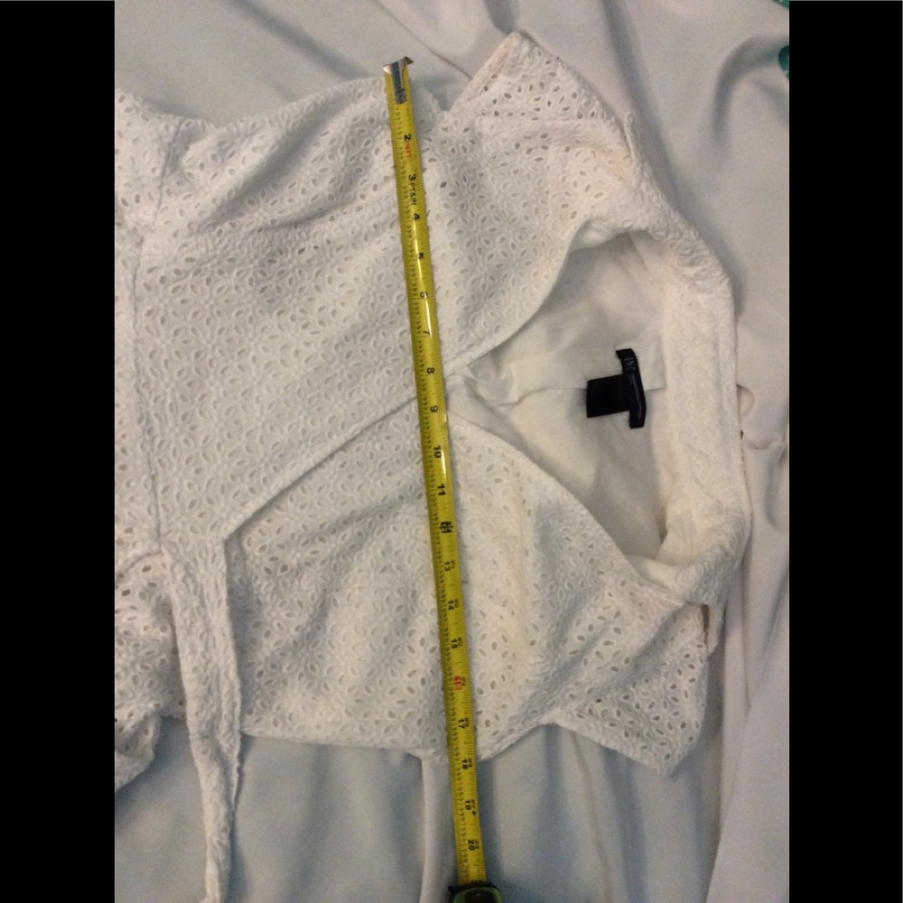 Cute INC White Eyelet Wrap Dress size 8P - Picture 12 of 14